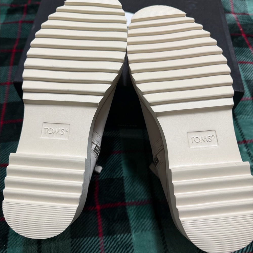 TOMS Maude Wedge Cream Ankle Bootie - Picture 4 of 10